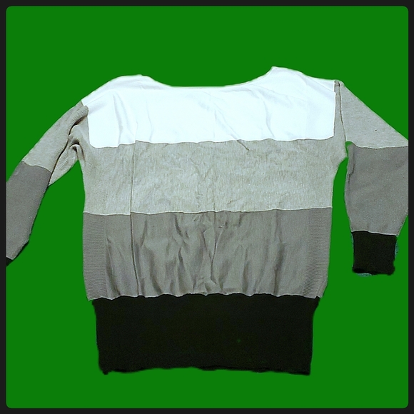 Men's Color Block Pullover Sweater - Picture 2 of 10